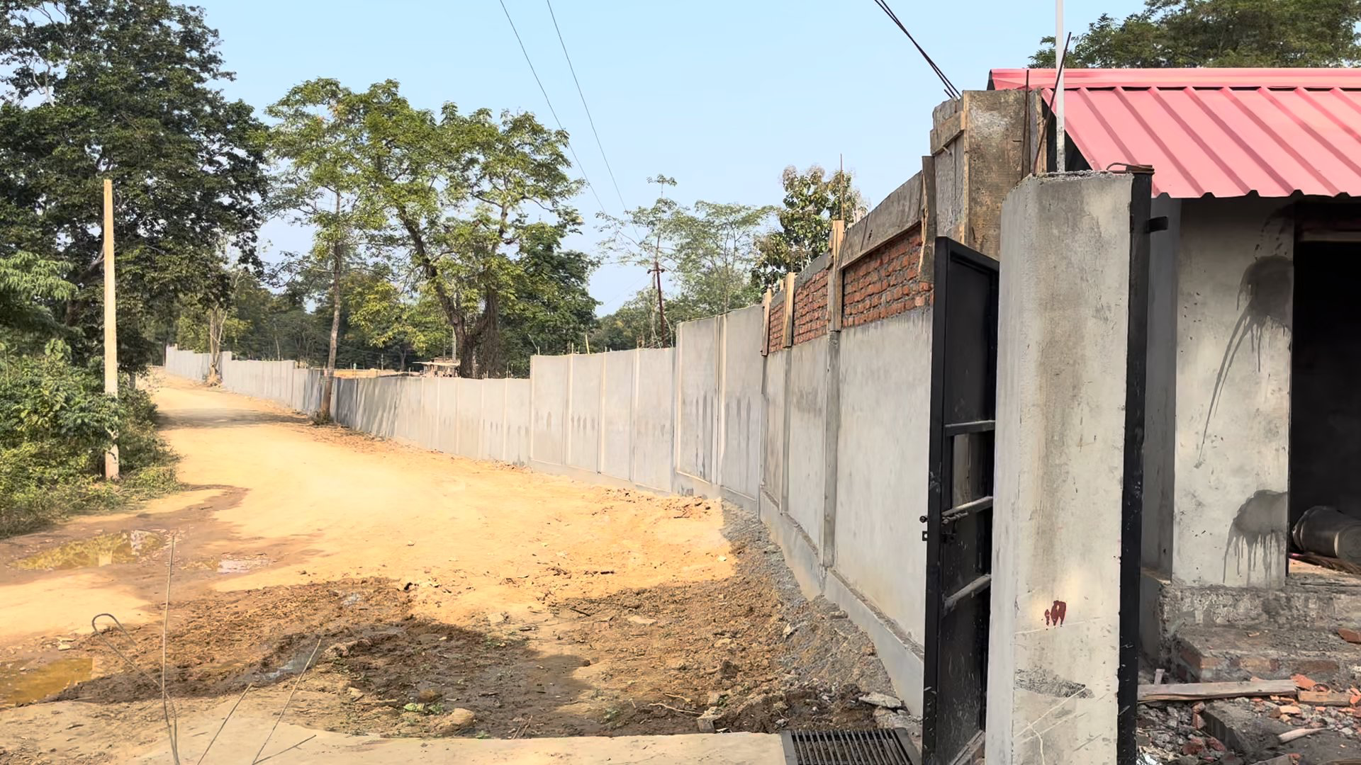 Campus gate and boundary